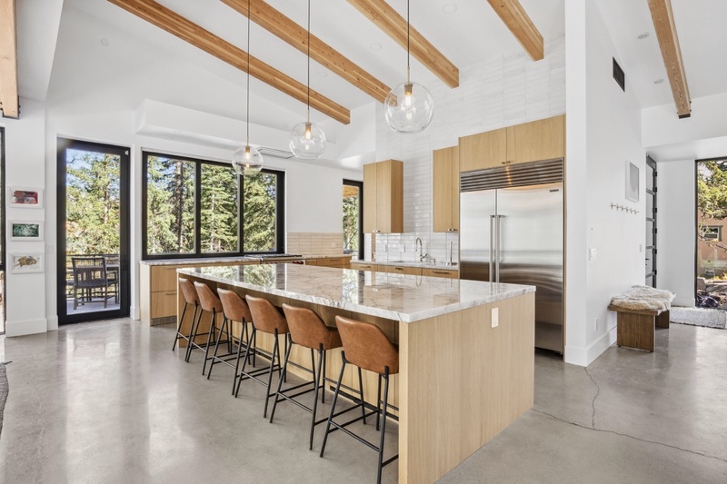 Kitchen counter with seating for 6